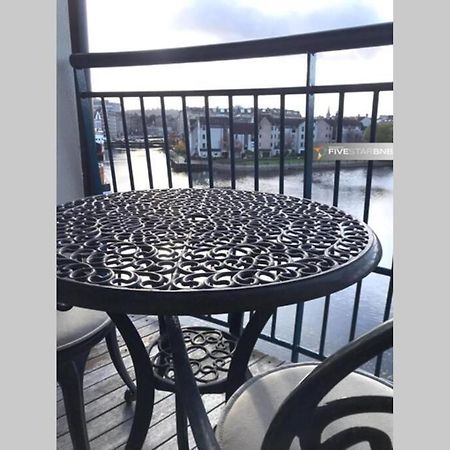 エディンバラWaterfront Living In Leith With Free Parking!アパートメント エクステリア 写真