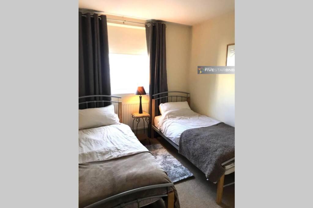 エディンバラWaterfront Living In Leith With Free Parking!アパートメント エクステリア 写真