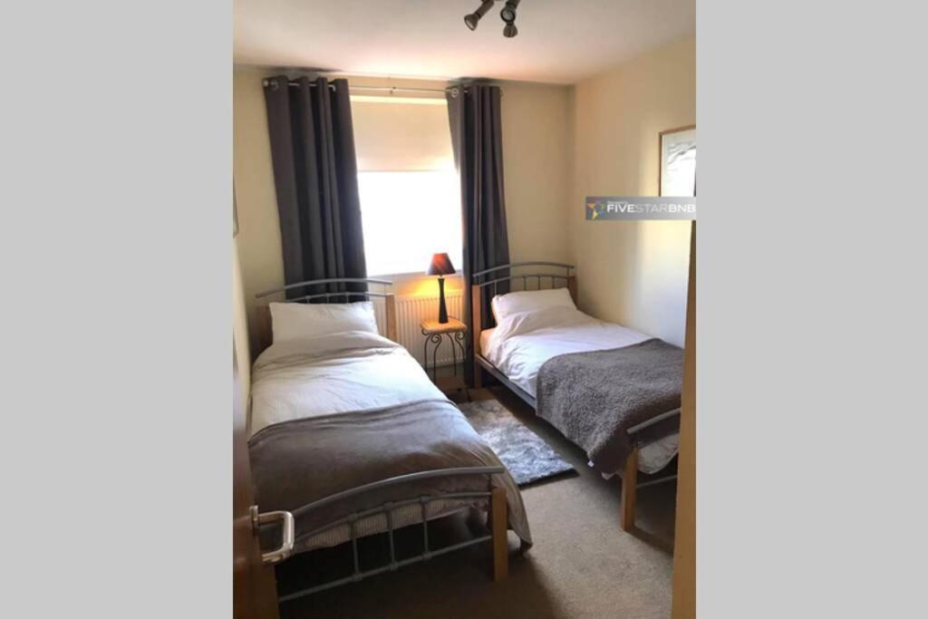 エディンバラWaterfront Living In Leith With Free Parking!アパートメント エクステリア 写真