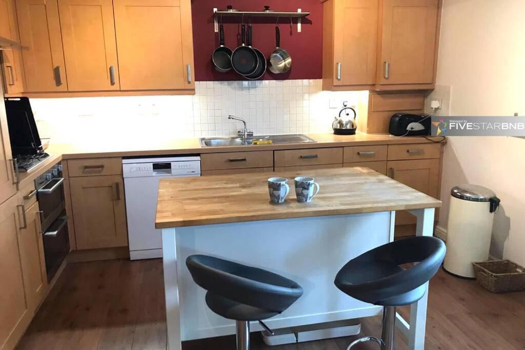エディンバラWaterfront Living In Leith With Free Parking!アパートメント エクステリア 写真