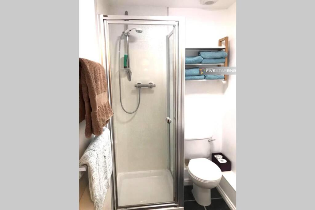 エディンバラWaterfront Living In Leith With Free Parking!アパートメント エクステリア 写真