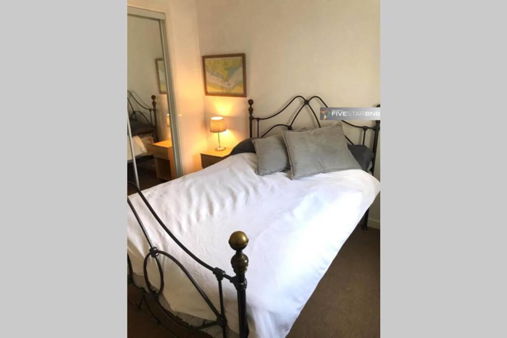 エディンバラWaterfront Living In Leith With Free Parking!アパートメント エクステリア 写真